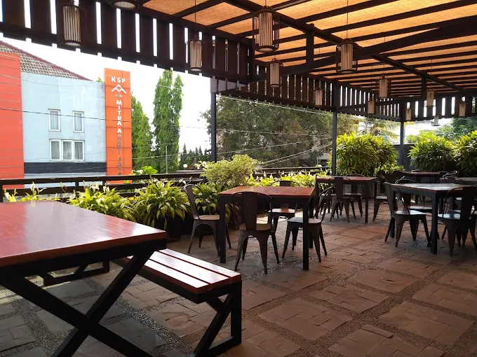 Rekomendasi Cafe Hits Magelang