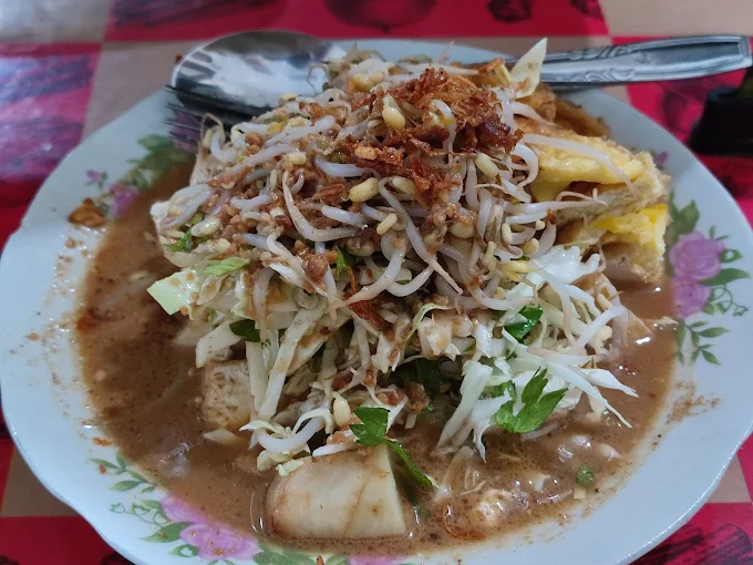 Kupat Tahu Pojok