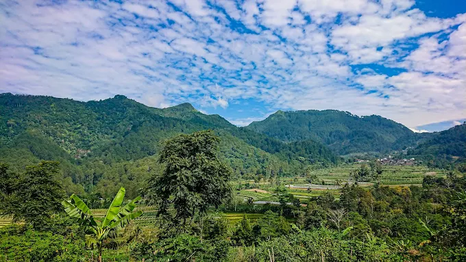 Keindahan Curug Silawe